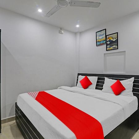 Oyo Flagship 81064 Chaudhary In Hotell Gorakhpur Exteriör bild