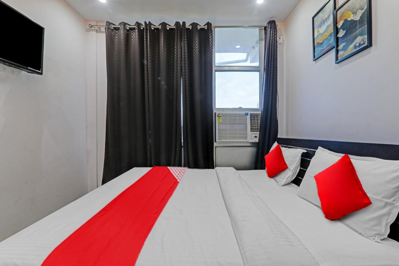 Oyo Flagship 81064 Chaudhary In Hotell Gorakhpur Exteriör bild