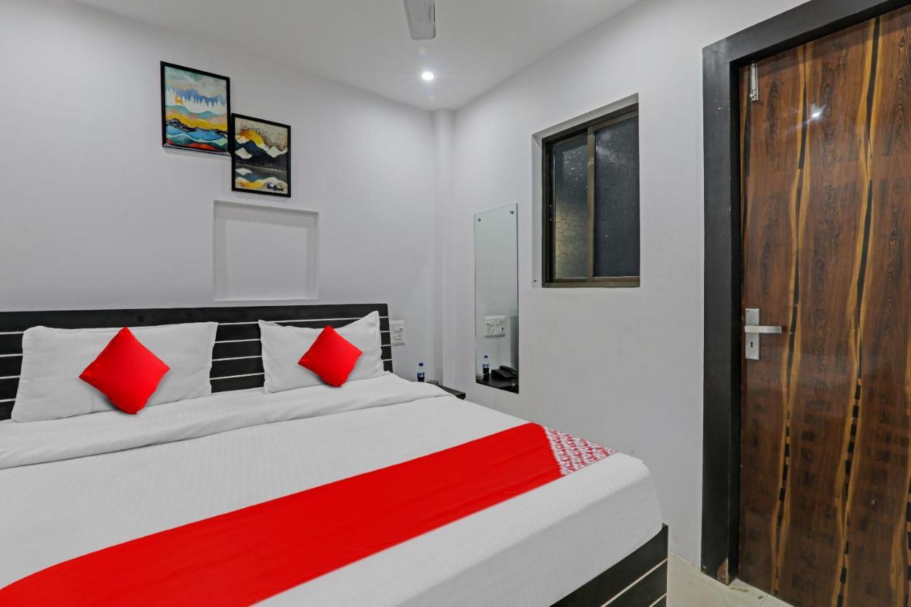 Oyo Flagship 81064 Chaudhary In Hotell Gorakhpur Exteriör bild