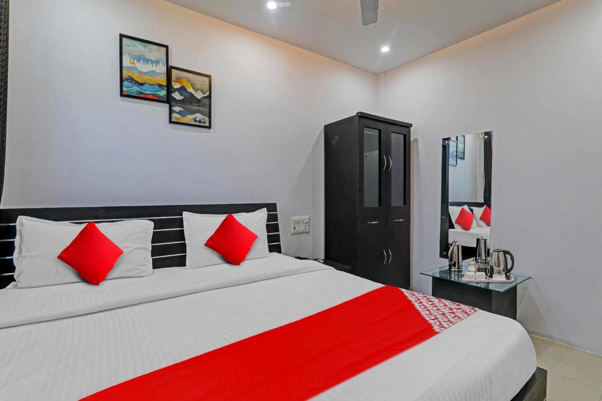 Oyo Flagship 81064 Chaudhary In Hotell Gorakhpur Exteriör bild