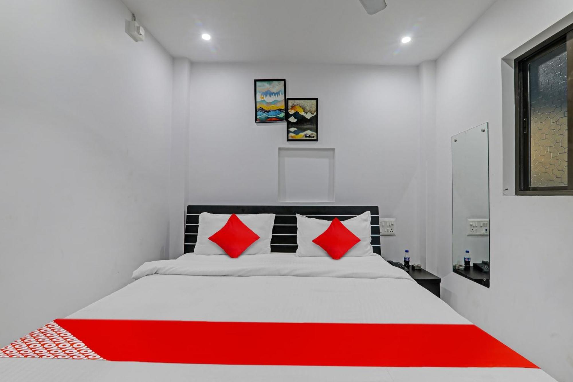 Oyo Flagship 81064 Chaudhary In Hotell Gorakhpur Exteriör bild